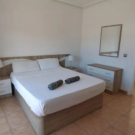 Atico Amplio Y Luminoso Zona Centro Garaje Solo Si Esta Disponible روكيتاس ذي مار